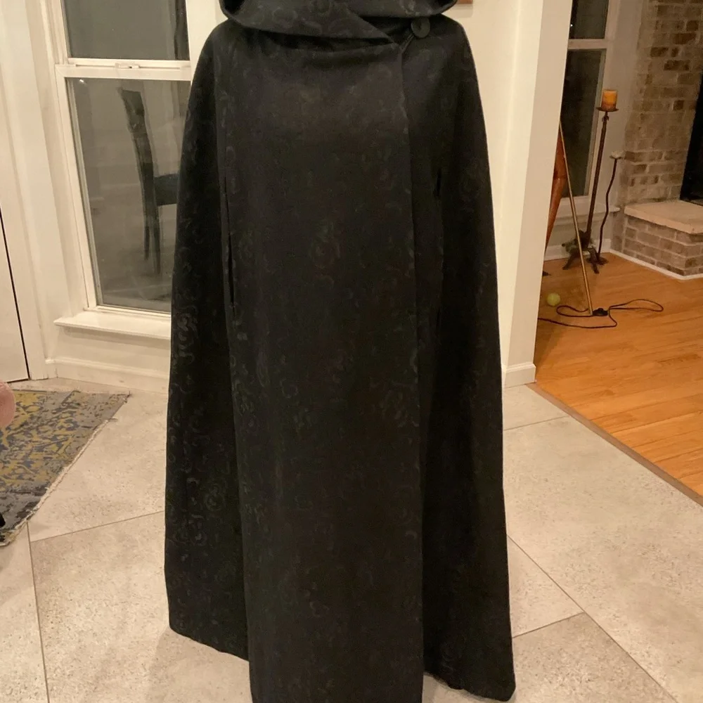 Queen of the Capes Wool Cape Coat - Picture 3 of 14